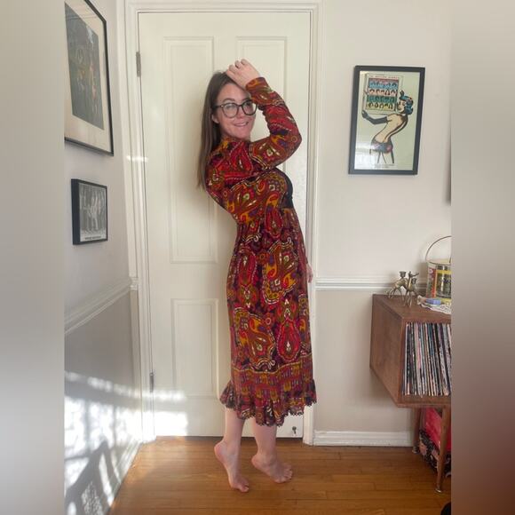 70s Vintage Young Innocent Midi Length Prairie Dress w Red Paisley and Velvet - Picture 2 of 9